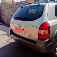 توسان موديل 8محرك6 وأرد أمريكي  رقمي ٠٧٨١٨٢٥١٤٧٢ سعرخاص