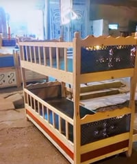 عندي جرابي ثنين جدد  وينفصلن وترهم وحدة فوك الاخ وبيهن درج هم رقمي0772...