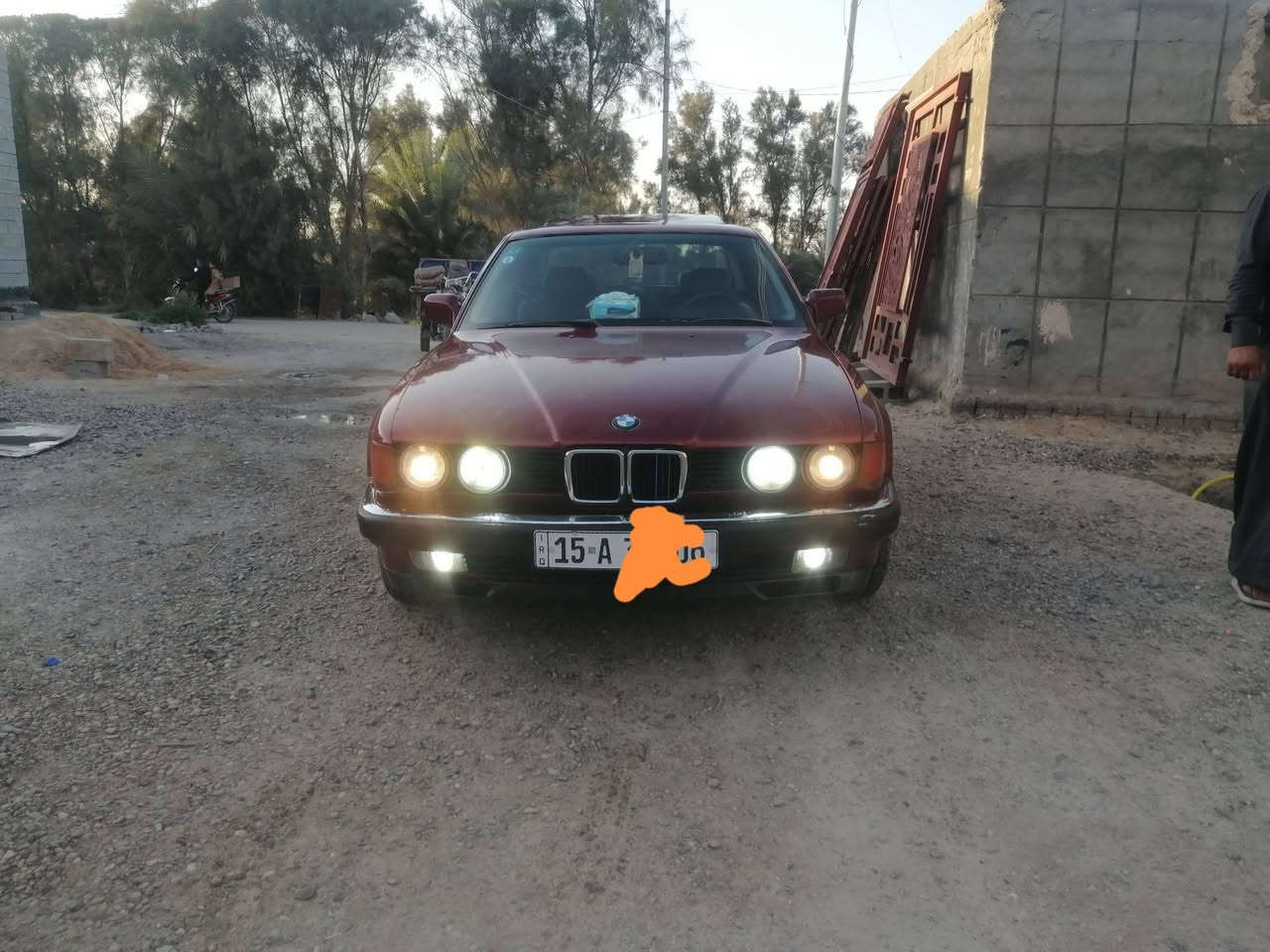 سلام عليكم بي ام 735 الون موروني 
موديل 1991
كير محرك مكفول 
تخم تاير كهربائيات شغاله 
لا ضربه ولا خويس سياره بلادي بس صبغ جماليه 
اني مكلف بنشر الاتصال على الرقم ***********
السعر 53 وبيها مجال
