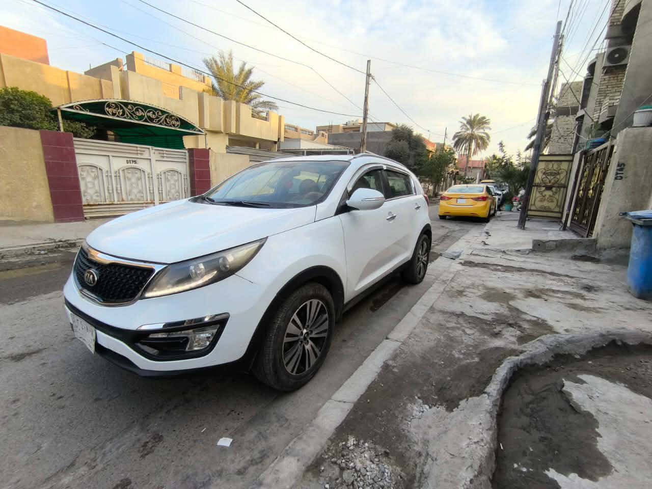 السلام عليكم 👋🏻.                   للبيع او مراوس ب النترا 
للبيع كيا سبورتج  (خليجي )
موديل 2016
مكينة 2000دوش المرغوب 
السيارة بيهة تبديل جاملغ و بنيد فقط بدون اي تعمير 
ماشيه 107
السعر 150 وبيهة مجال 
رقم بغداد بسمي تحويل مباشر 
مكان السيارة بغداد الدورة 
للاستفسار ***********
القريشي - بيع وشراء كافة أنواع السيارات
