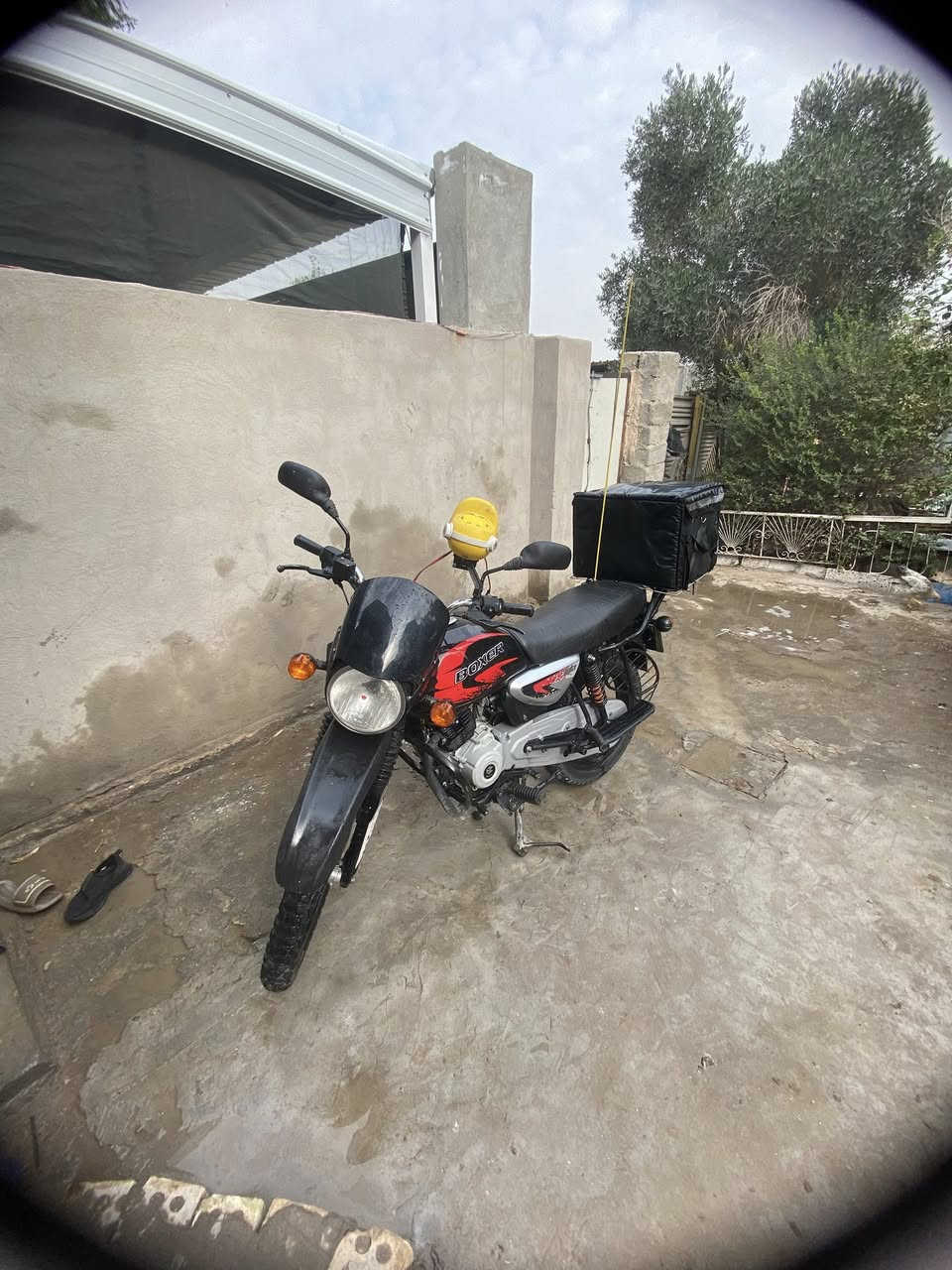 السلام عليكم دراجه بوكسر 
موديل 2022
مرقم تحويل ثاني يوم
كهربائيات كامله 
مكينه مفتوحه مبدل بوشه و بستم فقط 
السعر 2 مليون و ربع و بيهة مجال 
مكاني البياع 
رقم 
***********
***********
