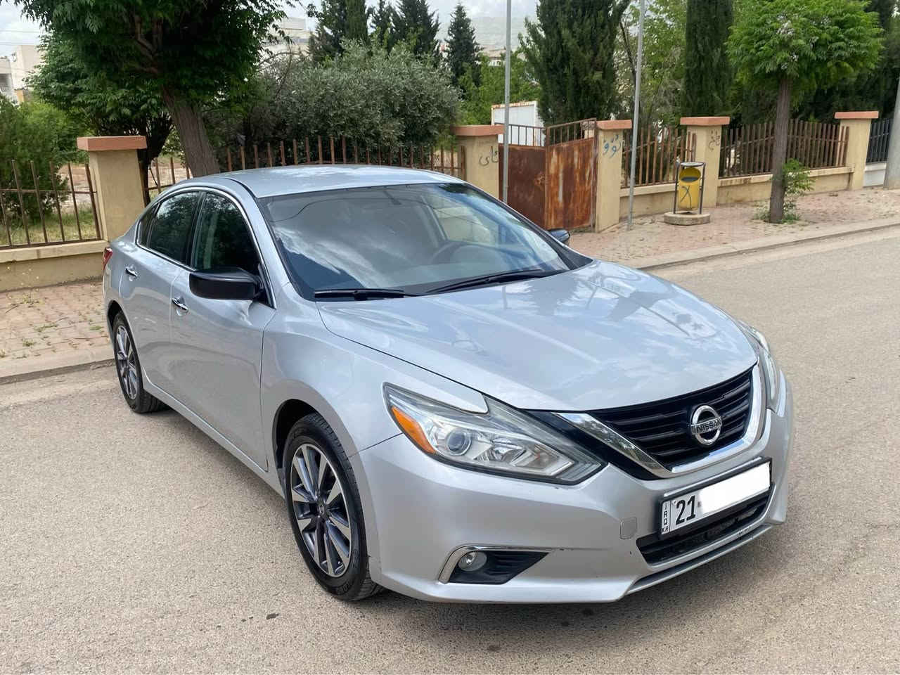 Nissan Altima 2017 SV
مۆدێل ٢٠١٧
ڕەقەم سلێمانی و سەنەوی تا ٢٠٣٠ تازەیە 
١ پارچە بۆیاخ بێ ناو چەمەلەخی پێشەوە
هەردوو بەسمەی بیلادی لەگەڵە 
مواسەفات ئێس ڤی SV 
ڕاداری ئاوێنە 
بلاجکتۆر
کامێرا 
شەخال
کوشن کارەبا
ئیکۆ
ناو و دەرەوەی سفرە 
سەیارەیەکی زۆر لۆک و تایبەتە سێرڤسی کاملی بۆ کراوە
بەڕادی خاریجی بۆ بەسراوە بێخەم لێخوڕە بۆخۆت
گێڕ و مەکینەی نەکراوەتەوە لۆک 
بەردی ساڵانسای بیلاد
٤ تایەی تازە
لە دەعامی دواوە بۆ دەعامی پێشەوە بەشەرت
نرخ ١١٩ کەمێک معامەلە
ژ.م *********** دخان, السليمانية
