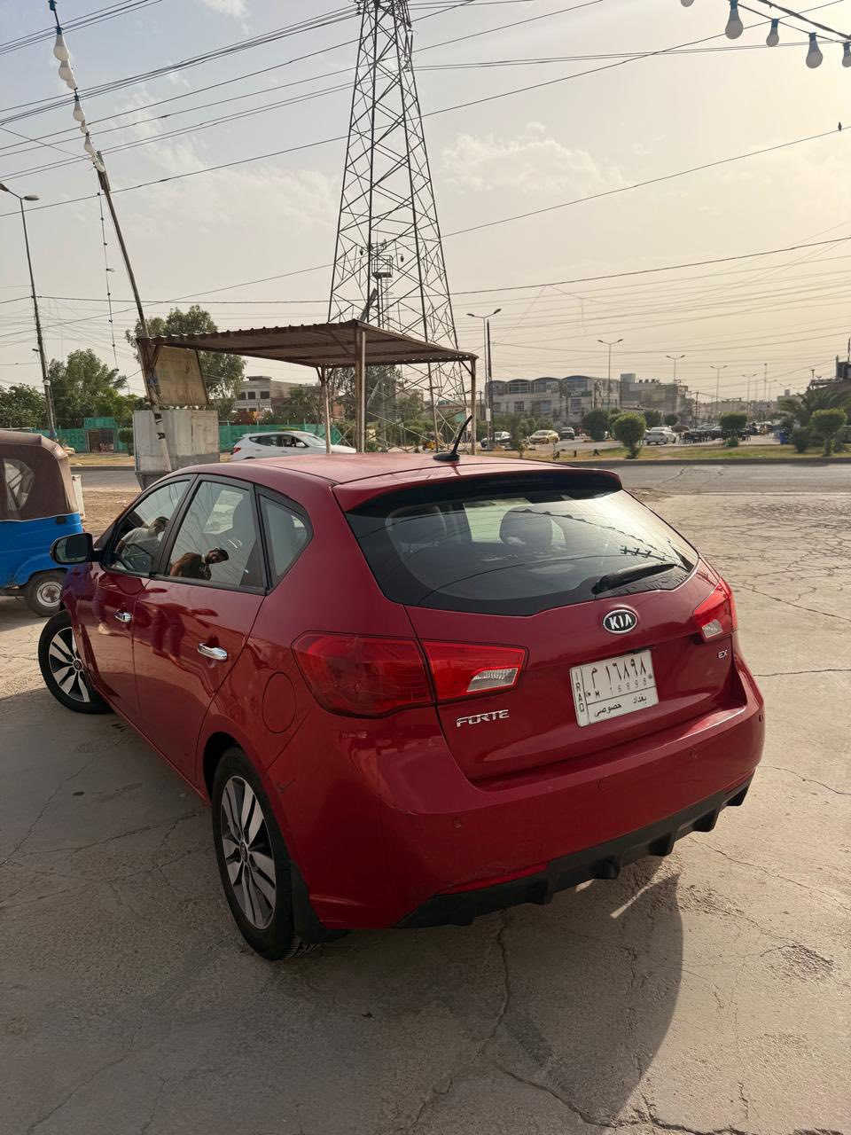 فورتي 2013 رقم بغداد 
مكينه 2000 دوش 
مواصفات تحكم ستيرن 
شاشه 
فتحه سقف 
حداديه جديده وكامله من كلشي مكينه وكير وكهربائيات 
حادثه نص جاملغ وبدايه البنيد بدون اير باك
 غيرمتواجد   بل فيس تصال وتساب  والرقم *********** السعر (92)
