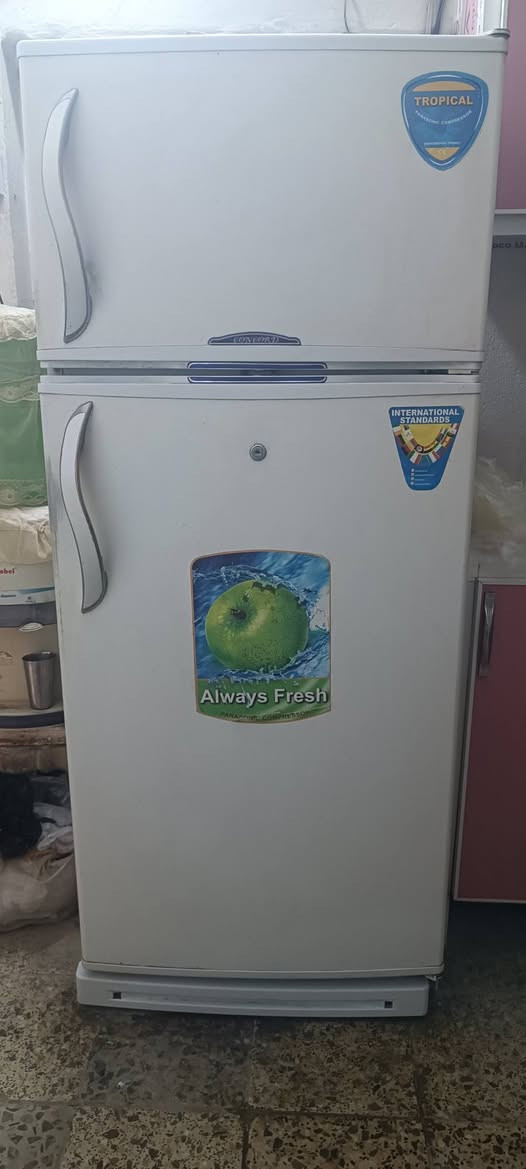 السلام عليكم
لبيع كاونتر المنيوم اربع قطع هوه والمعلق مالته 3 أمتار 
لبيع ثلاجه جبيره اخوه الجديده ما بيه كل ضرر 
المكان حله كريطعه قرب جامع كريطعه 
السعر خاص وتحياتي الكم 
 رقم تلفوني***********
