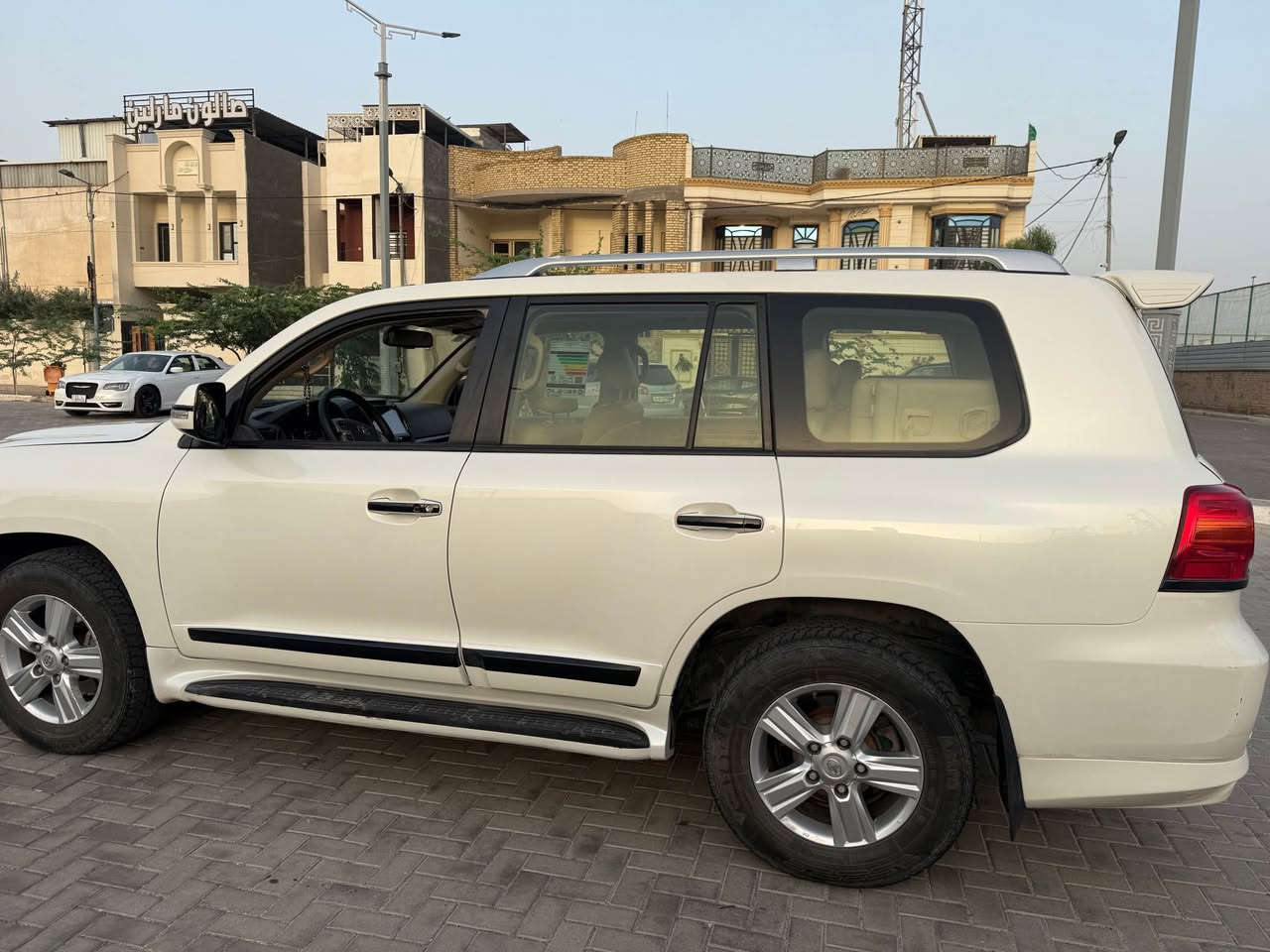 لاندكروز ٢٠١٥ GXR V8
سياره نظيفه مكفوله كير ومحرك السياره رقم بصره باسمي تحويل ثاني يوم السياره مكفوله بس بيها بارد بالمدكر الايمن 
سعر السياره : $37000 (3 دفاتر و 70 ورقه ) بيها مجال بسيط
الموقع : البصره 
الرقم *********** البصرة, العراق

