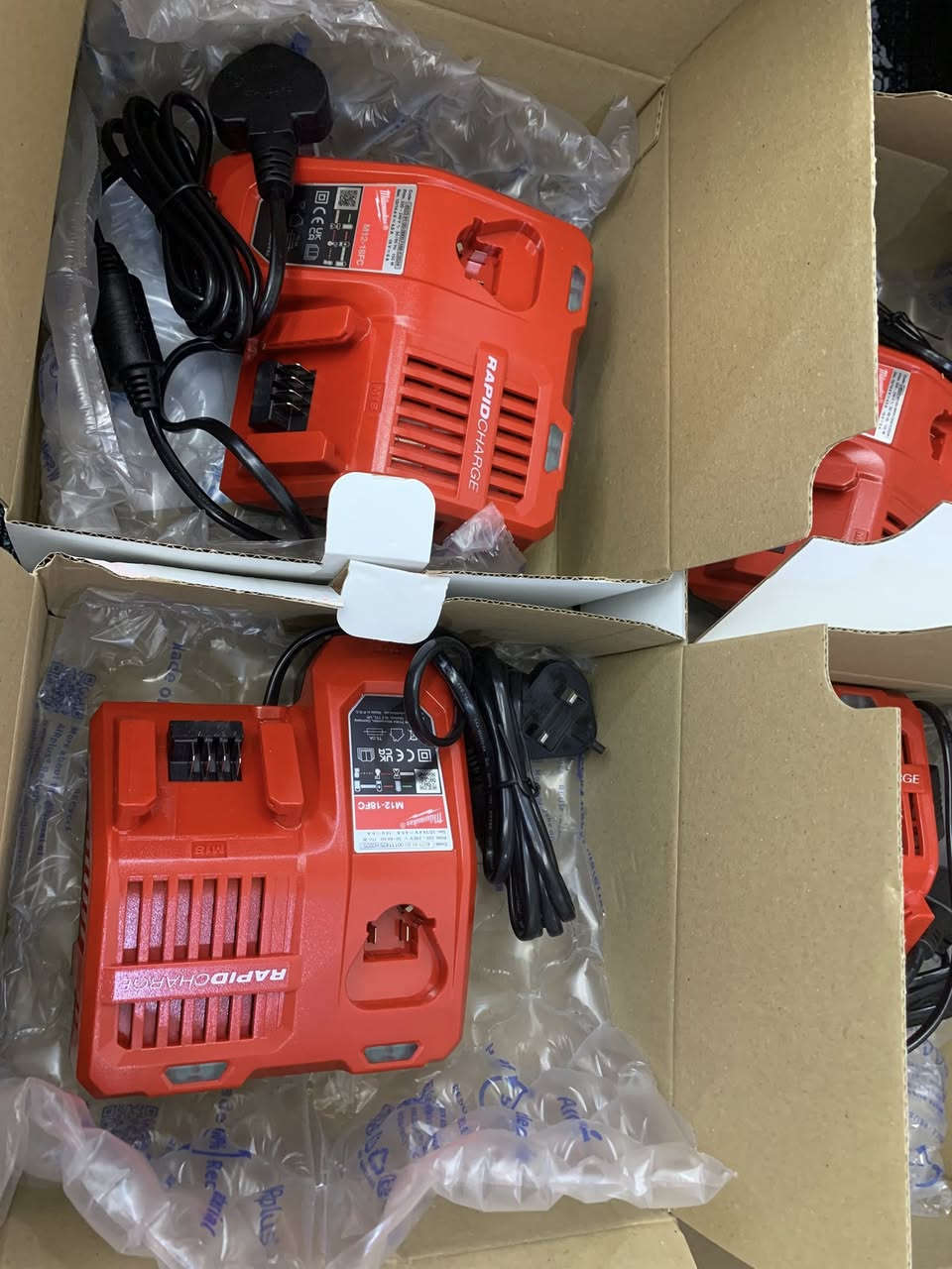 للبيع شاحنه  الصليه ميلواوكي       فاست جارجەر      ***********واتساب
