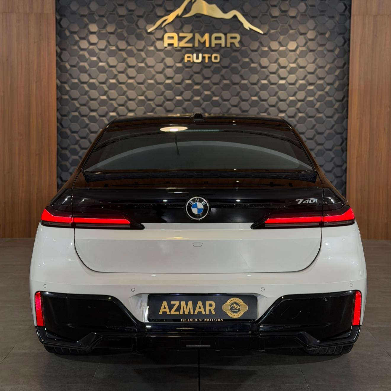 الكرستالة 💎💎
BMW 740i ( xDriver )
ارخص سعر بكل العراق : 670$ ورقة🔥🔥
‎موديل:2024
ماشية : 10 الف

مواصفات السيارة فول الفول
سماعات BOWERS WILKINS
ناضور ليلي
ابواب شفط
رادارات و حساسات
كامرا ٣٦٠ درجة
كشنات جلد 
كشنات تدفئة و تبريد
كشنات كهربائي و ميموري
انارات داخلية
و بعد هواي مواصفات بيها متذكر

سعر : 670$ ورقة
السيارة وارد امريكي بيها قطعتين صبغ 
كير و محرك كلها بشرط

السيارة مرقم و جاهز تحويل او وكالة بشرط 🔥
للاستفسار : ***********
العنوان: السليمانية المعارض الجديدة شركة ازمر اوتو معرض رقم ٣٤
