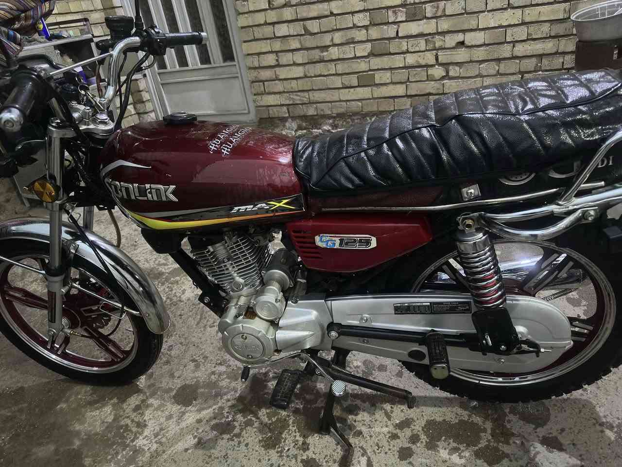 سيفان 5 گير  24 اوراق 5 سعر 550 بيه مجال بسيط  نقصه 

فقط / طوافه و عرموطه كيلو متر و الدشبول 

مكانه بابل المسيب 
***********
