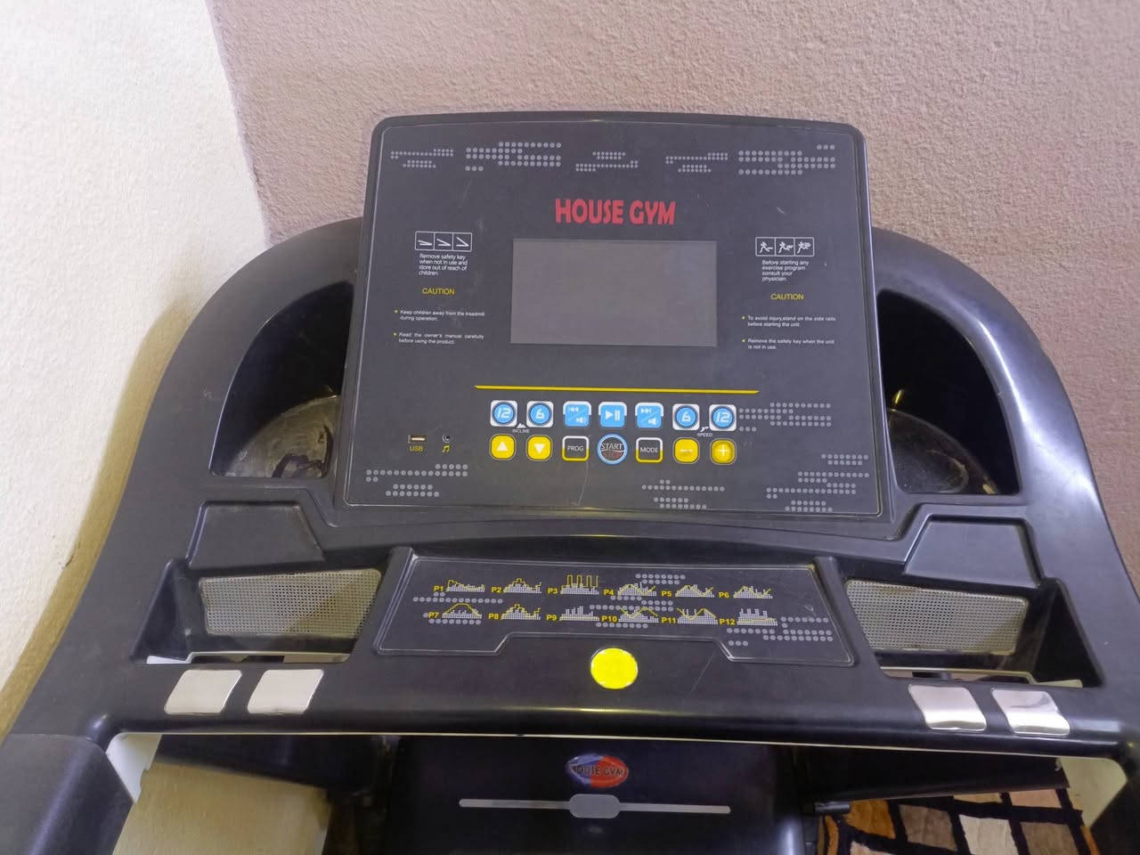 السلام عليكم اهلنا الطيبين جهاز كارديو ركض للبيع جهاز نضيف ممستعمل هواي سعر 325وبي مجالل
الاستفسارات:***********
