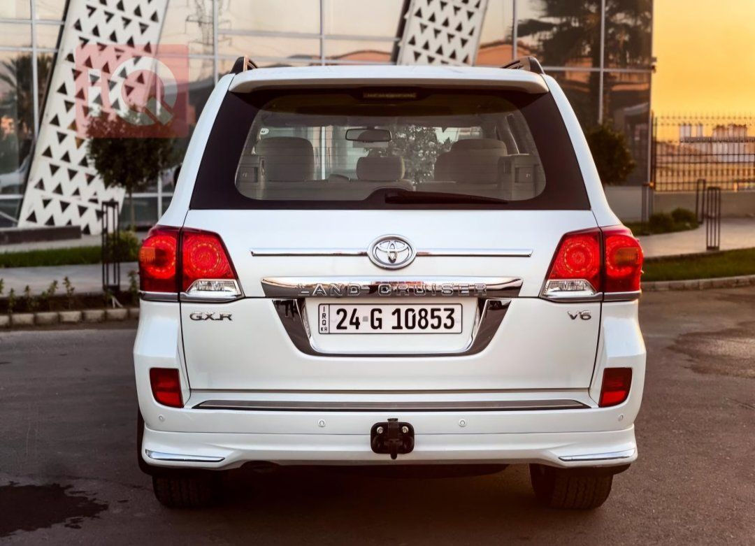 سلام عليكم 
لاندكروزر ٢٠١٤ فول مواصفات ٨ ايرباك 
***********
