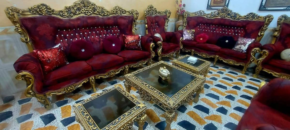 تخم تركي ملكي الأصلي خشب جوز ١٠مقاعد ديوانيه شارع الخصيمه السايدين قرب زهى مول جهه قصابيه السجاد داخل الفرع بضبط يوجد خدمه توصيل رقم ***********
