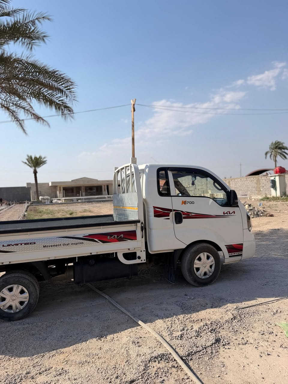 السلام عليكم كيا حمل نثيه موديل ٢٣ ماشية ٣٩ الف مكفوله عدا طخه باب السايق السعر ١٤٠ الاتصال ***********

