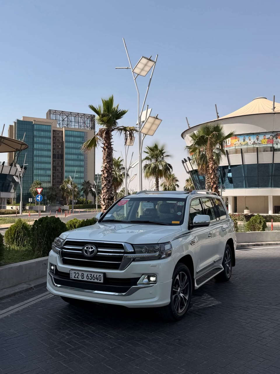 لاندكروزر    2020   SASشركة  GXR  

محرك ٦ سلندر 

السياره احله من الصور بالحقيقه 

فول مواصفات 1/1 💯 :

1- فتحة 🕳️

2- بصمة 🔐

3- ماشية 46 الف حقيقي 🧡 وقابلة لزيادة 
السيارة زيرو على موديلها 

4- حساس خلفي وامامي 🎶🔊

5- ثلاجة 🥶

6- 2 كراسي كهرباء ⚡

7- تشغيل عن بعد 💥

8- شاشات عرض 💻

9-كامرات 5 كاميرة  👀

10- 8  ايرباك 

11-دفع رباعي 🎮

12- شاحن واير لس

13 داخل جلد بيج  بيلادي شركه 

حجم المحرك: 4.000✅

ملاحظة // السيارة كفالة عامة من جميع النواحي 

وشرط  الفحص ✅  عدا مكانين زغار pdr 

جديدة بمعنى الكلمه شرط زيرو  تخم تاير حدادية كلة عالبلادي ممفتوح بيها برغي تبريد جاهزة من كلشي مابيها اي نقص وبالعافية ع تكون من نصيبه

بأسمي شخصياً هزه وفحص جديد تحويل مباشر   

🟩 السعر.  (545ورقه  )💸وبيها مجال جداً بسيط للطيبين♥️                     

ماكو هيج سعر بهيج نظافة مستحيل 

للإستفسار الاتصال ع الارقام التالية 📲📲   

 ***********
مكان السيارة اربيل أربيل, العراق
