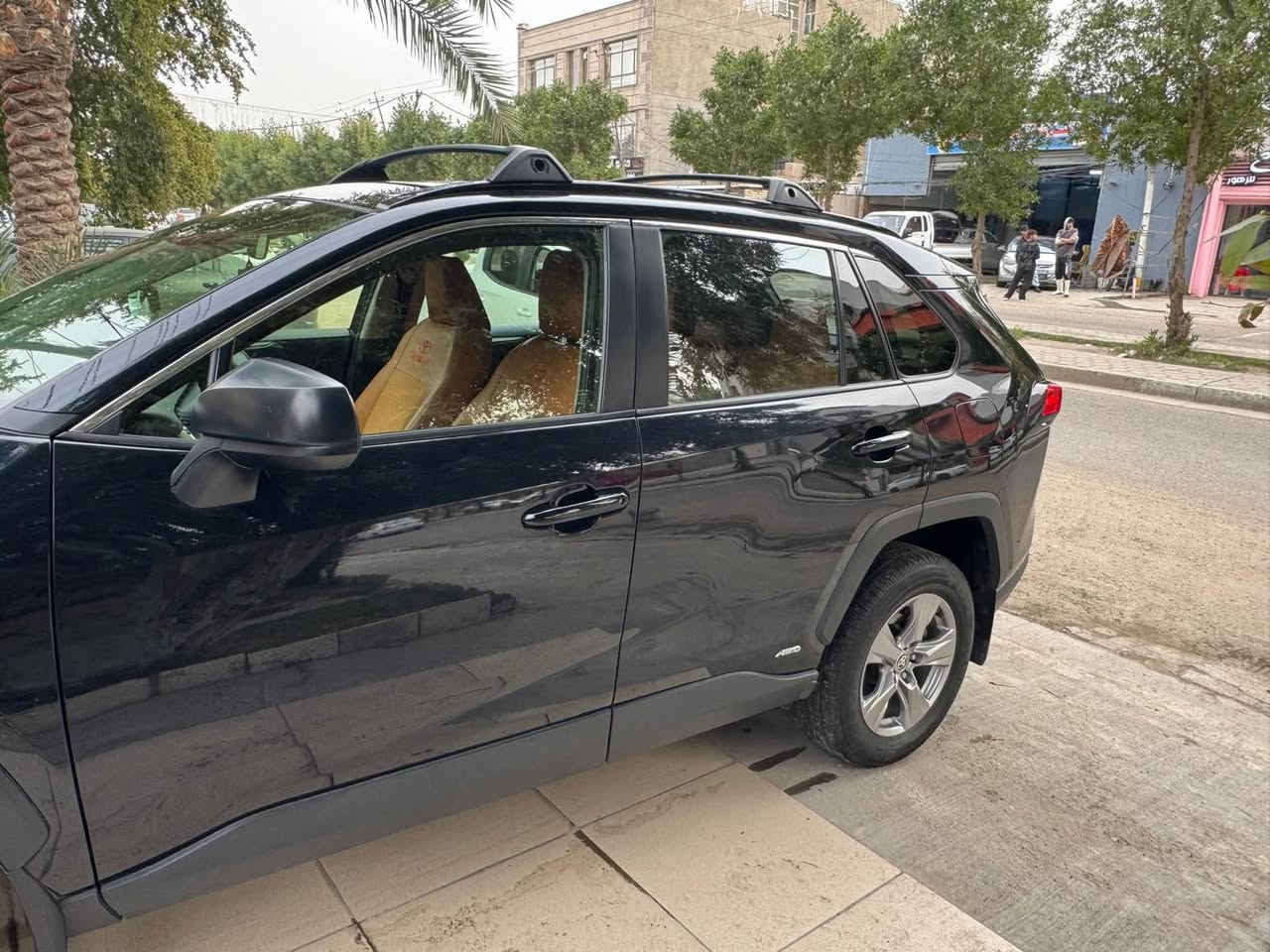 بسم الله ما شاء الله
تيوتا راف4 هايبرد موديل 2022 بدون حادث 
دفع رباعي AWD
رقم بغداد دولي
محرك 2500 هايبرد / لون اسود
وارد امريكي / مواصفات LE
عداد المسافة (49 الف كم) فقط
السعر (25000) دولار قفل
التحويل ثاني يوم

***********
