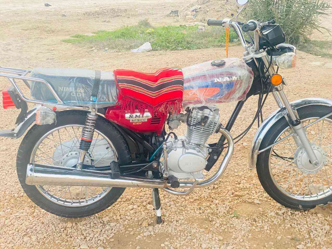 السلام عليكم دراجه للبيع نامه شبه شلامجي الموديل 25 اوراق اصولي السعر 700 بيها مجال بسيط رقم  ***********
