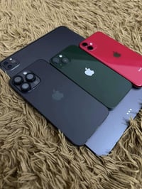 يوفر لكم مركز MR للموبايل  مجموعه من الايبادات والايفونات باسعار تنافس...