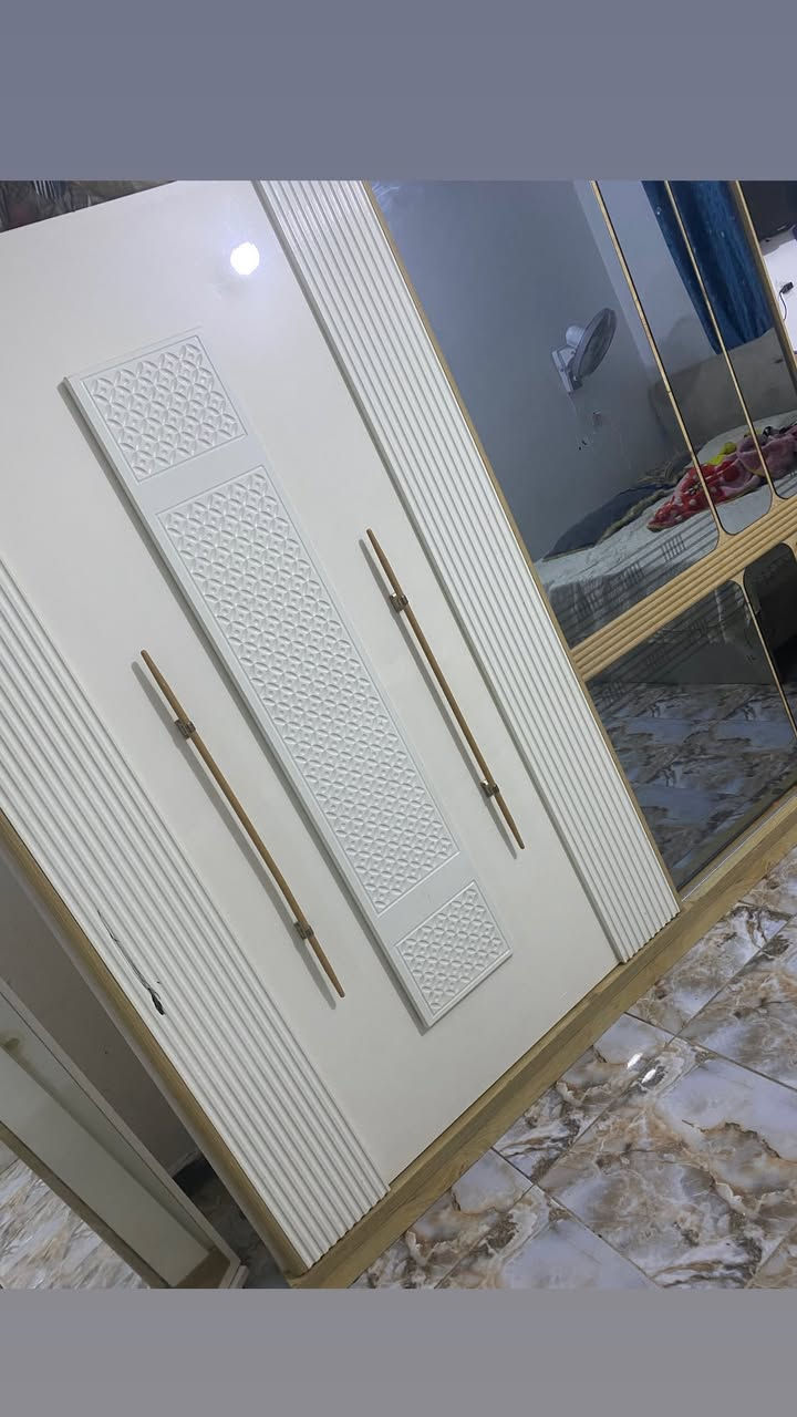 السلام عليكم غرفة نوم نضيف وكلش حلوه وفخمه حبايب ماخذينه بمليون ونص ورايدته ب650قفل رجآ الموشراي  لاتدخل اتعامل


**إذا كنت صاحب هذا الإعلان وتريد حذفه لأي سبب، رجاءا أرسل رسالة إلى الدعم الفني**