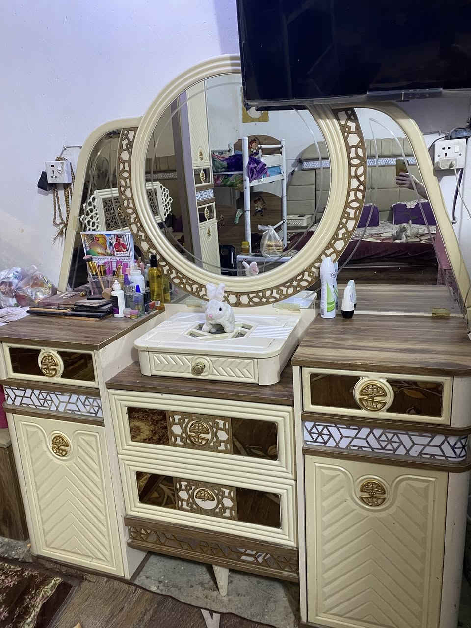 غرفه تركي للبيع العنوان حي الوحدة شارع المركز ***********
