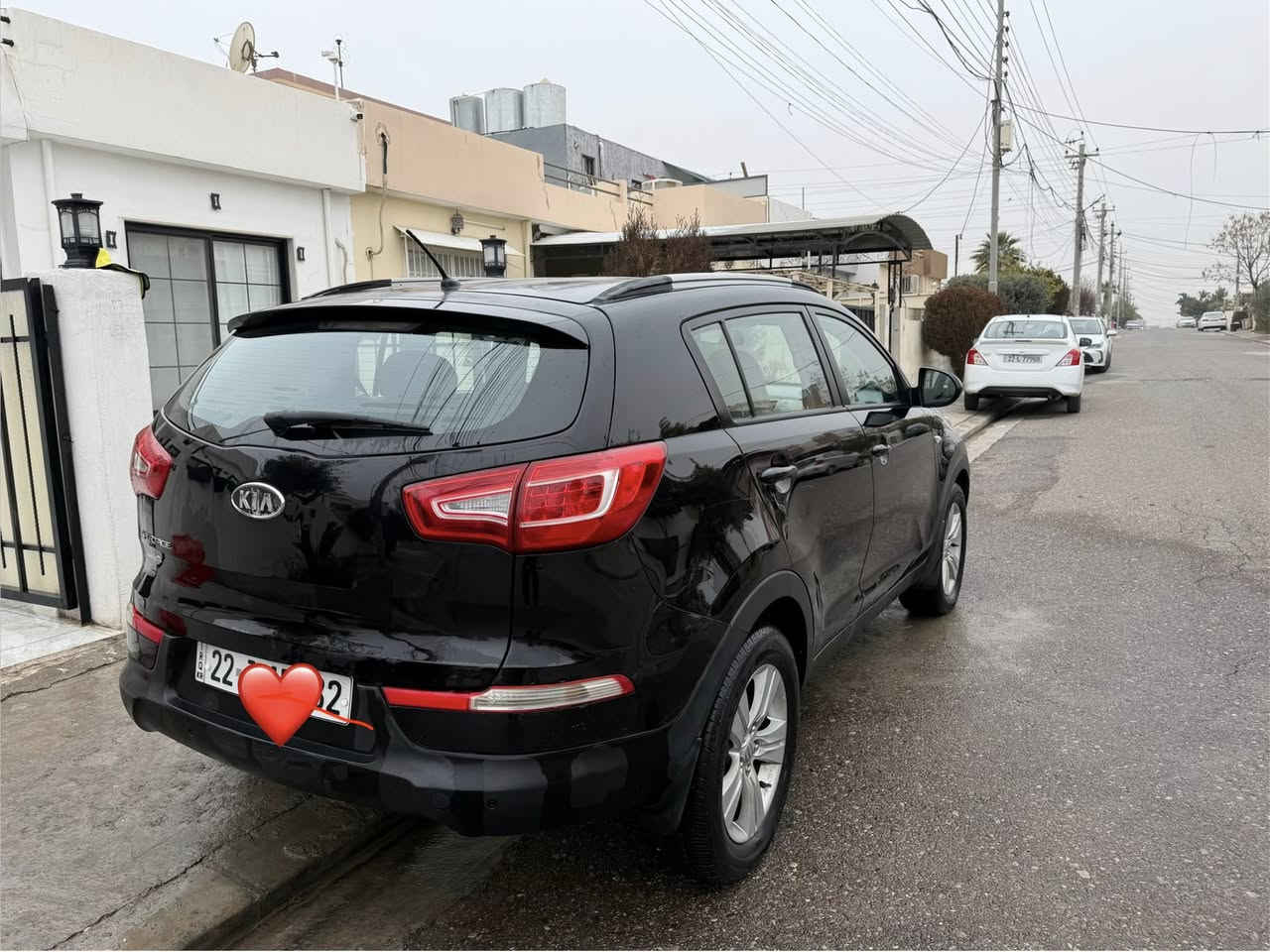 كيا سبورتاج ٢٠١١ ماشية ٢١٣ الف كيلو
سيارة مكفولة بدون صبوغ بدون حوادث فقط بعض مكان بارد لا غير سيارة لوك كلش حلوة
ارباك بشرط
تحويل بشرط
كير مكينة بشرط .
مواصفات عادي بدون بانوراما.
سعر١٢٥ $
***********
مکان اربیل
