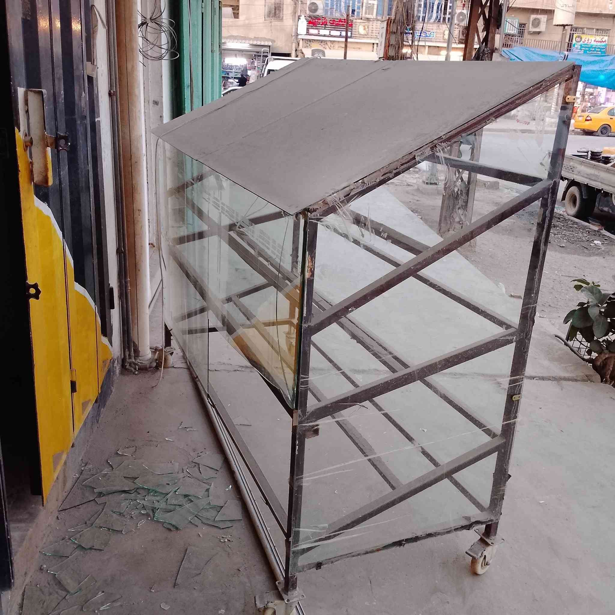 السلام عليكم للبيع عجانة إيرانية وطاوليات عربانة تزكا باترينا *********** واتساب
