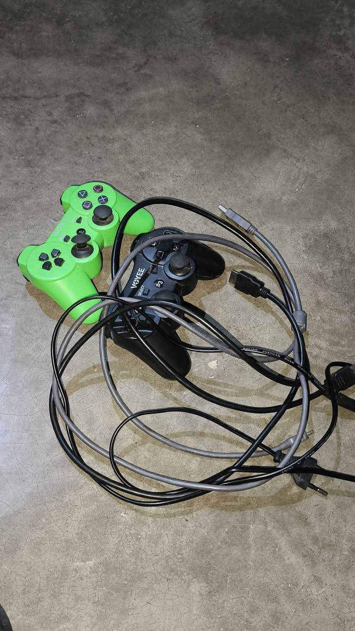 بلي ثري للبيع شرط فول شغال اي عيسعر 120 قفل شراي يجي خاص بيه 3 العاب  gta5   بيس 2011 وبيس 2026ب مابيه كامل غراض


**إذا كنت صاحب هذا الإعلان وتريد حذفه لأي سبب، رجاءا أرسل رسالة إلى الدعم الفني**