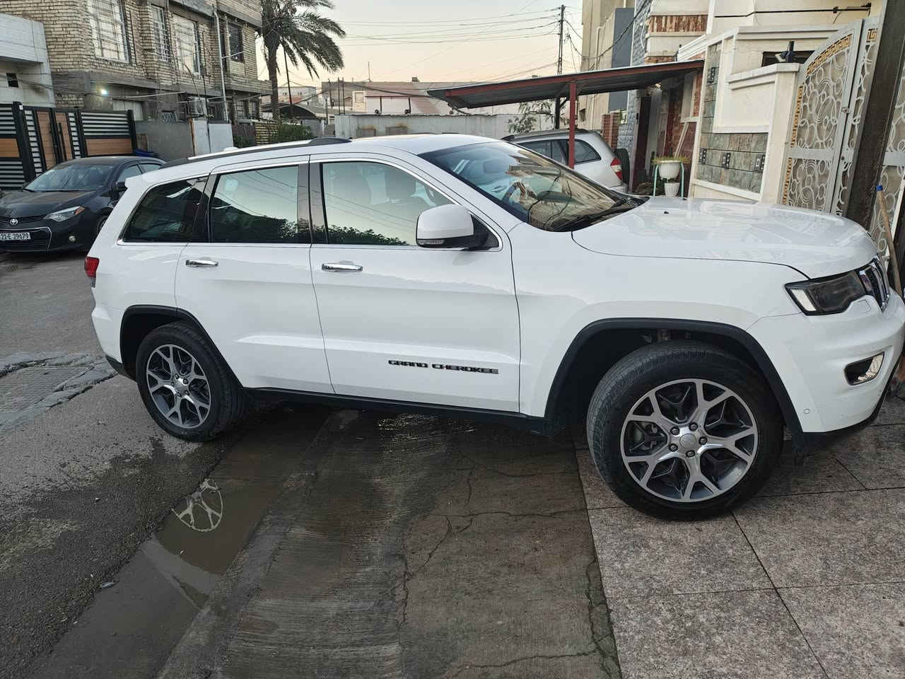 جيب كراند شيروكي لمتدد بلس 2019 خليجي مكفوله كفاله عامه من الصبغ و التبديل رقم بغداد
الدعاميات مكفولة
بيها بارد صغير متفرق ميتجاوز 10 سم تسوي سونار بيها  اكيد وتشوف بعينك 
فول مواصفات

مكينه 6 سلندر 3600

تشغيل عن بعد

نظام auto start stop اطفاء عند التوقف

حساس امامي خلفي بنوراما

نظام Rear Park Sense Braking Assist

توقف اوتوماتيكي عند الرجوع للخلف )

نقاط عمياء
3 شاشات

كراسي كهرباء تدفئه + تبريد + ذاكرة

تدفئه ستيرن

شاشه كبيره

شفتات ستيرن

صندوق كهرباء

زراك لايت

فور ويل ماوس 
تحديد نوع القيادة رادار جانبي + نقطة عمياء 
مري شفط مع هيتر 
لايتات عدسة لد مبدلها ب500 دولار تسوي الليل نهار  موجودة بغداد حي الخضراء 
والسعر 29.500 دولار 
***********
***********
***********
