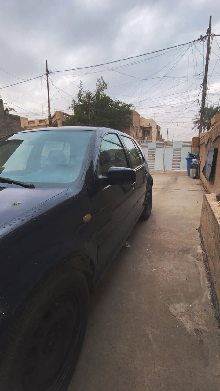 كولف mk4  ١٩٩٩ للبيع السياره كلش نضيفه نواقصها بسيطه مصبوغه عام السعر ٤٥ وبيها مجال مكاني بغداد الدورة ***********
