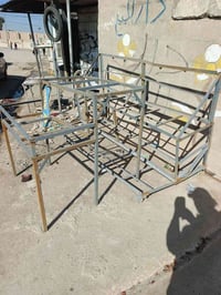 ميز حديد • سعر مناسب