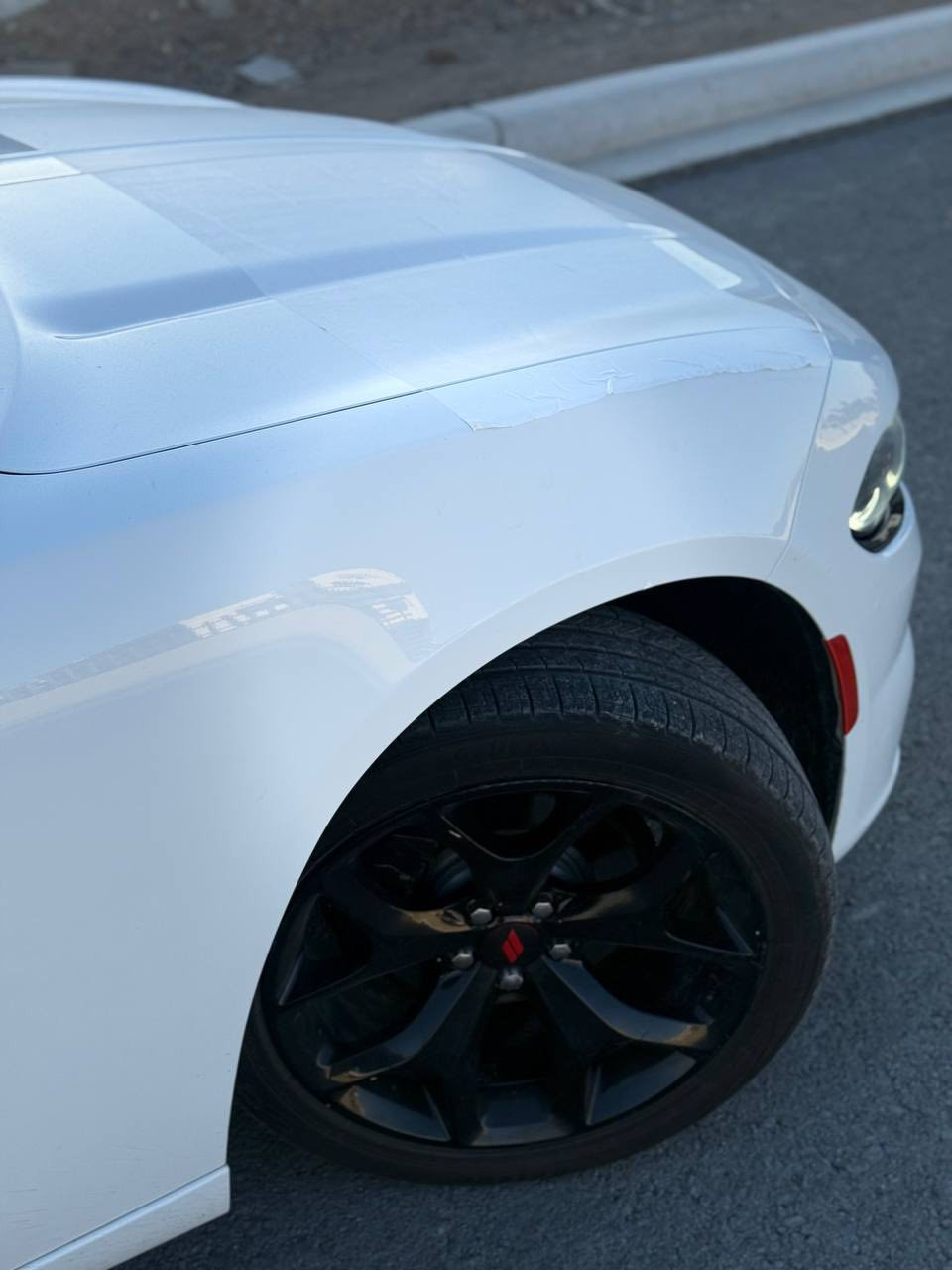 السلام عليكم 
جارجر 2017 كندي كفالة عامة رالي فول موصفات 
72 الف ميل 
رقم صاحب السيارة *********** متوفر واتساب هم
