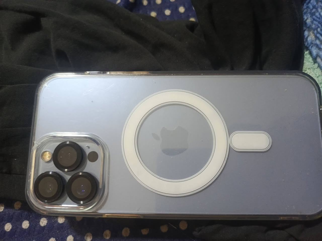 السلام عليكم 
13برو ماكس لون بحري 
ذاكره 256
مبدل شاشه اصليه وبطاريه اصليه فيس ايدي شغال 
السعر 475وبي مجال 
***********
