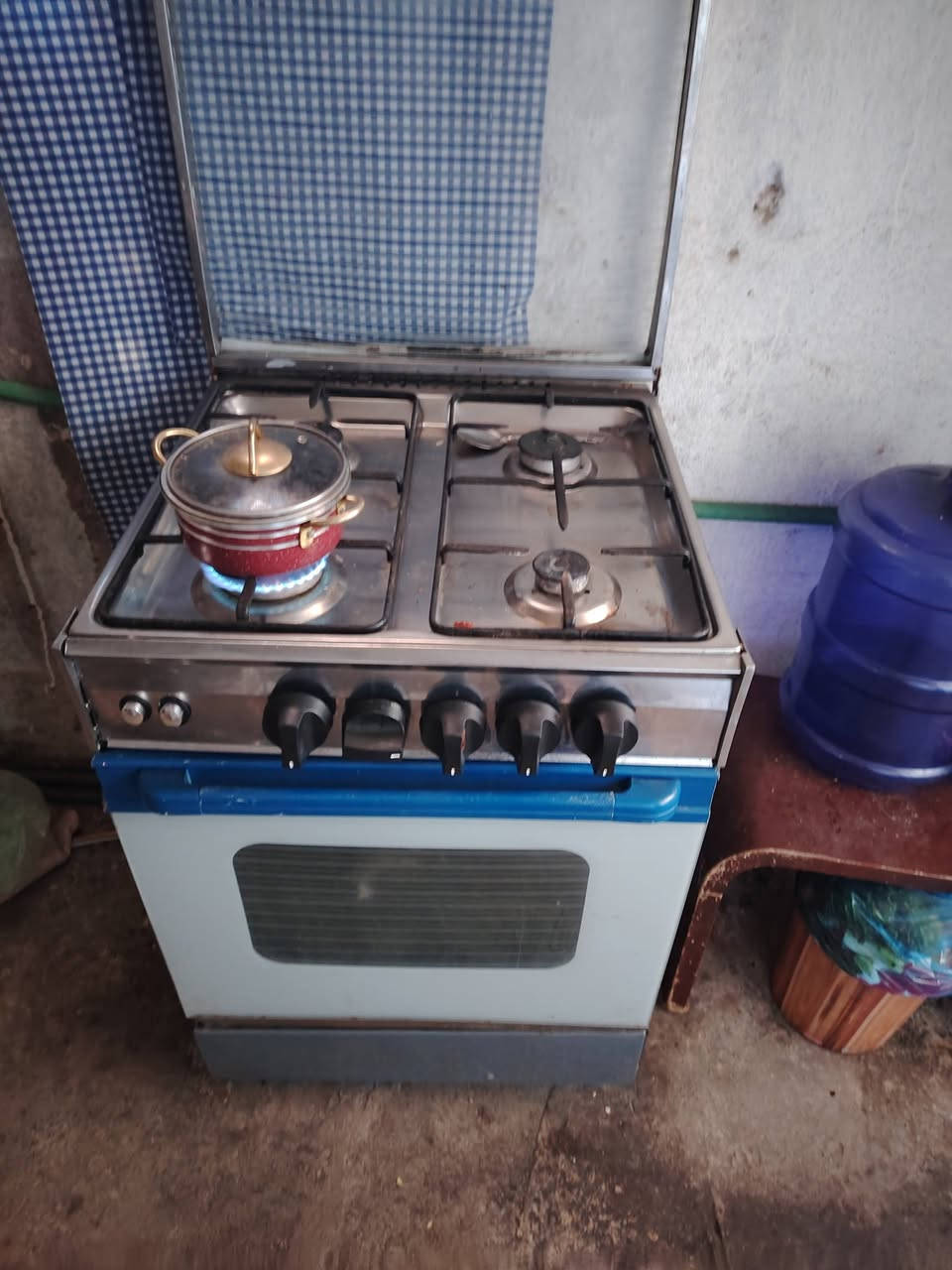 طباخ للبيع شغال فرن شغال نظيف اخو الجديد سعره 100 وبي مجال


**إذا كنت صاحب هذا الإعلان وتريد حذفه لأي سبب، رجاءا أرسل رسالة إلى الدعم الفني**