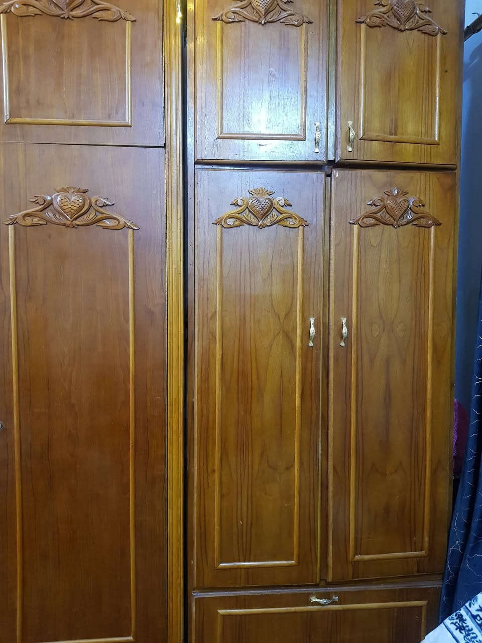 للبيع السعر ٦٠٠ قفل الي يكول اقل من ٦٠٠ لا يخابر مكان موصل الجديده للاتصال علرقم ***********
