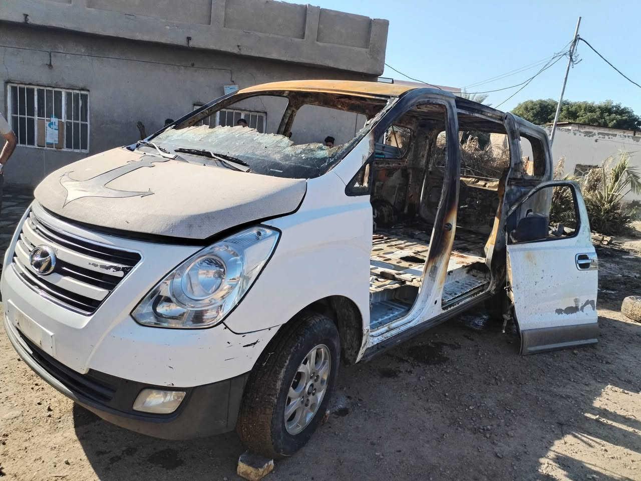 السلام عليكم اخوان ستاركس  
موديل  ٢٠٠٩ضرره محتركه مكينه بانزين سليمه  مكينه جديده وكير جديده
واضراره مثل ماتشوفون بالصور
***********
 رقم دولي ذي قار
السعر ٧٠ وبيه مجال
العنوان الديوانية المهناويه
السياره كير عادي بانزين
