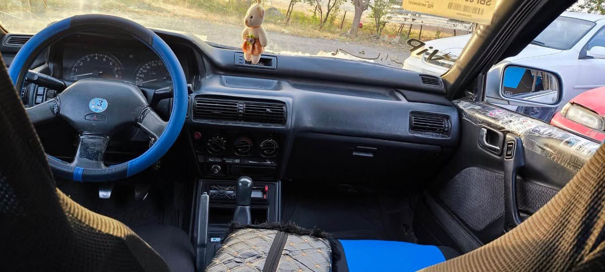 گڵاند مۆدێل ١٩٩١
 
مەکینە ٣٧
 بۆ جوانی بۆیاغ کراوەتەوە
 دەعامی لۆ دەعامی بە شەرت بێ دەعم و لێدران چوار تایە و ویلی لۆکی لەژێرە 
پێش و پشتی چرکەی تێدانییە
 گێڕ و مەکینە بەشەرت
 ئاڕم و سەنەوییە بەشەرتی ئاڕم و ئەوەلیات
 وە بەشەرتی بەناو کردن.
نرخي ٣٢ماجال 

ره قم مؤبايل.    فاي به ر واتس ئا بي له سه ره
 

***********
*********** أربيل, العراق
