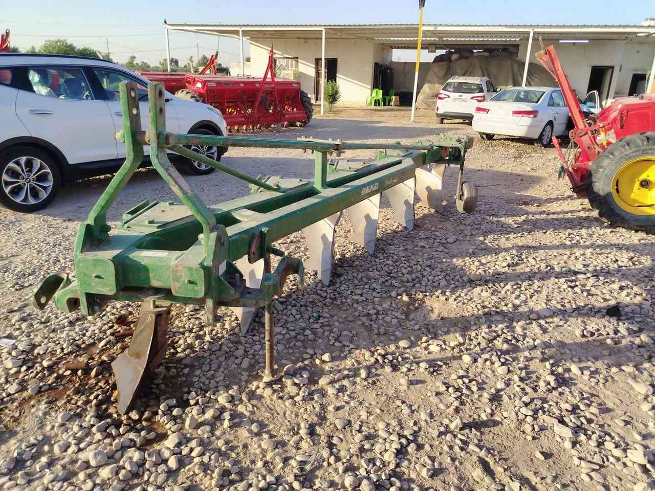 معرض الشمري للبيع فدان البلير حجم 18(في العزيزية) ***********(***********
