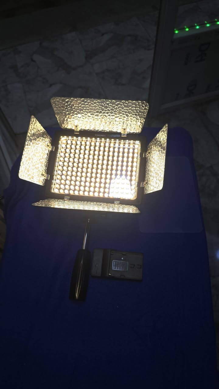أضاء  جديده البيع مع شاحنه وبطاريه  أضاء لونين ابيض واصفر السعر 45 الف مع التوصيل


**إذا كنت صاحب هذا الإعلان وتريد حذفه لأي سبب، رجاءا أرسل رسالة إلى الدعم الفني**