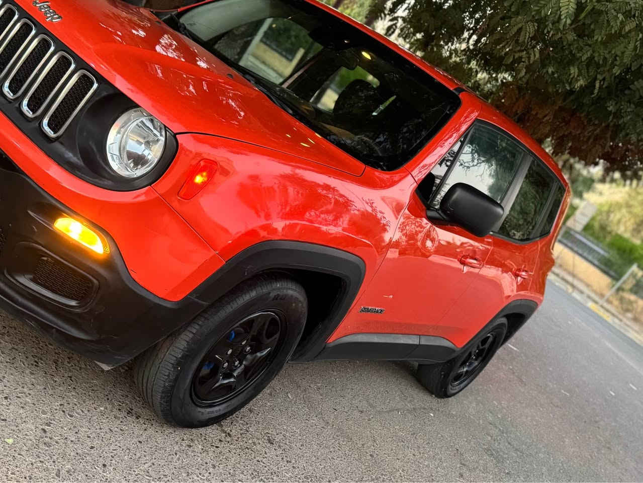 السلام عليكم
جيب رينكد 2016
صبغ فقط جاملغ واحد بدون دواخل شرط 
محرك 2400 مكفول.
السيارة رقم ربيل
المواصفات معروفة
شاشة جبيرة
سايد بريك بصمة
بصمة ابواب
بصمة تشغيل عن بعد شاشة وقياس
ABS
جام اوتو
ويلا بلادي 
يهة بعد هواي مواصفات
بعني سيارة حلوه_
ماشيه 130الف
.
108بيه  مجال بصيط 
العنوان / كركوك
للاستفسار/*********** كركوك, العراق
