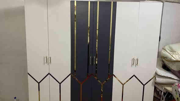 للبيع الكاونتر ب٣٠٠ غرفة نوم نضيفه ب٤٥٠  الطباخ ب٢٥٠ وبيهن مجال للطيبين مكان الشعب ***********
