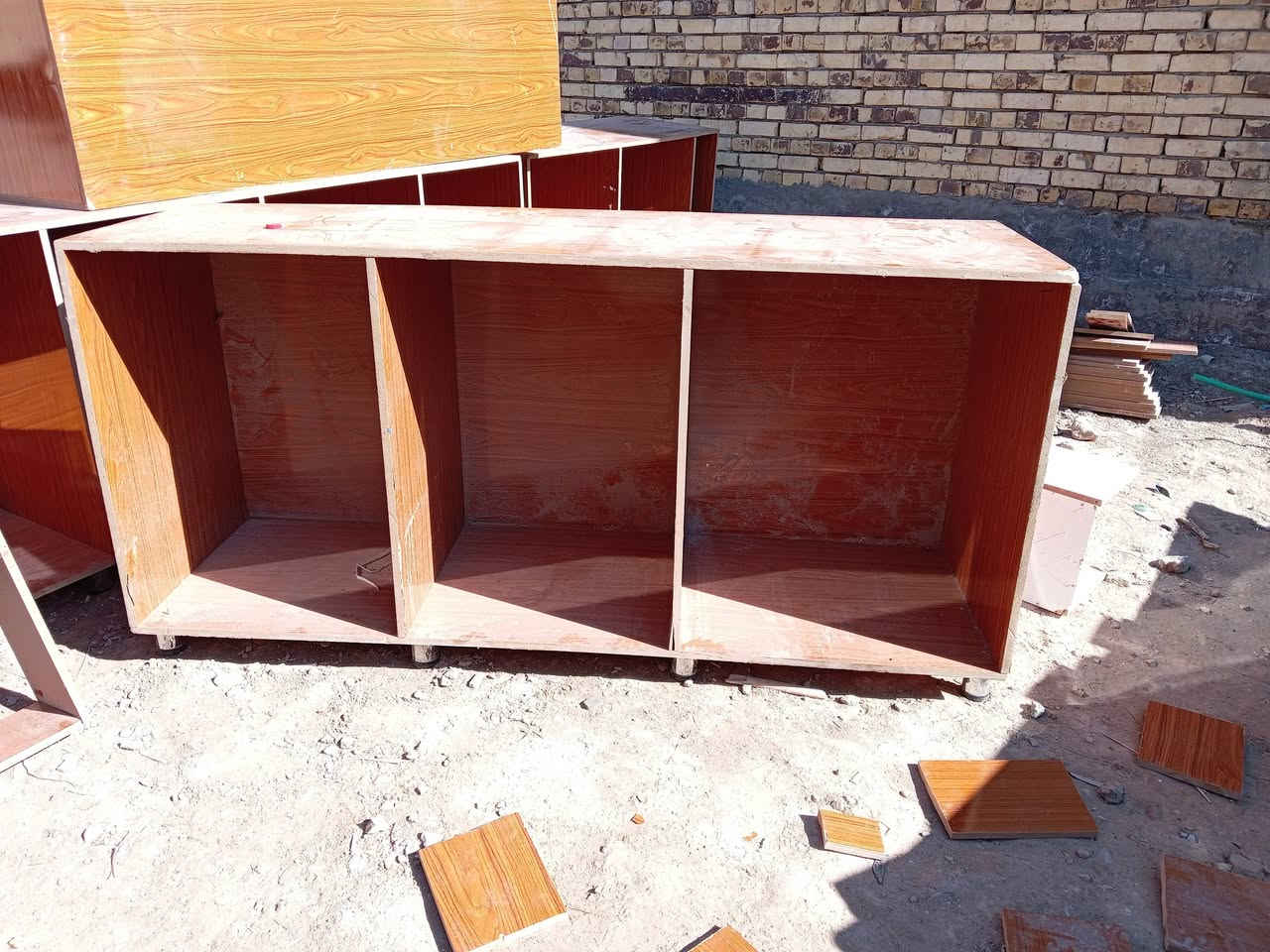 ميوزه ترهم مال محلات وترهم للبيوت مال خزن كله اخو الجديد وقياسات مختلفه والاسعار من 60الف ونازل كميه خير من الله العنوان ناصرية حي الفداء شارع مجمع دبي تنزل بيه رقم الهاتف ***********
