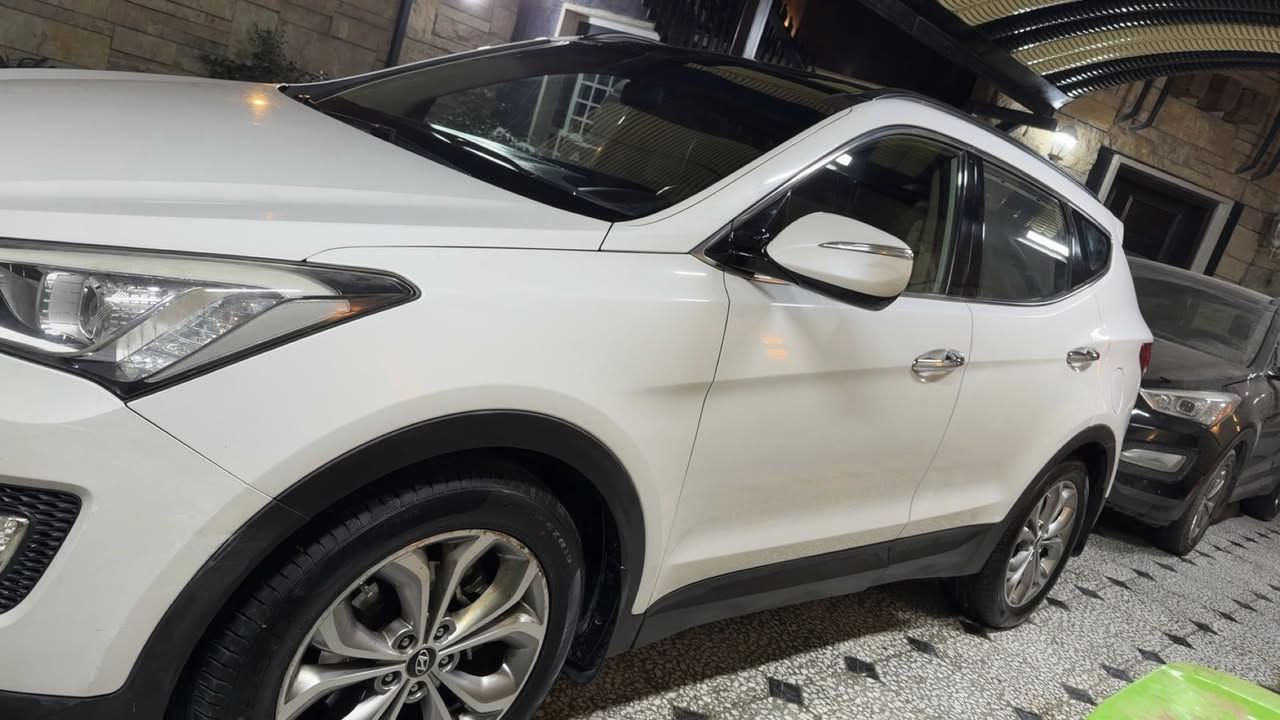 للبيع سنتافيه كويتي خليجي ٢٠١٤ فول ١/١ مكفوله من الصبغ حتى الدعاميات ٦ سلندر رقم بغداد مشروع وطني سنويه ب اسمي 
( الرقم الجديد ) المواصفات :-
١- فتحه ( بنوراما ) 
٢- بصمة تشغيل + بصمة ابواب 
٣- بردات خلفيه 
٤- محرك ٦ سلندر المرغوب مكفول
٥- هند بريك بصمة 
٦- بك لايت لد 
٧- كشنات كهرباء 
٨- ثلاجة 
٩- حساسات + كامره 
١٠- زراك لايت امامي 
١١- تبريد مركزي + ٧ راكب 
١٢- مري شفط + ترحيب عند الاقتراب 
١٣- تدفئة تبريد كشنات + ستيرن 
وبعد هواي مواصفات معروفه للسنتافيه 
عنواني بغداد حي الجامعه السعر ١٧٩ ورقه 
***********
