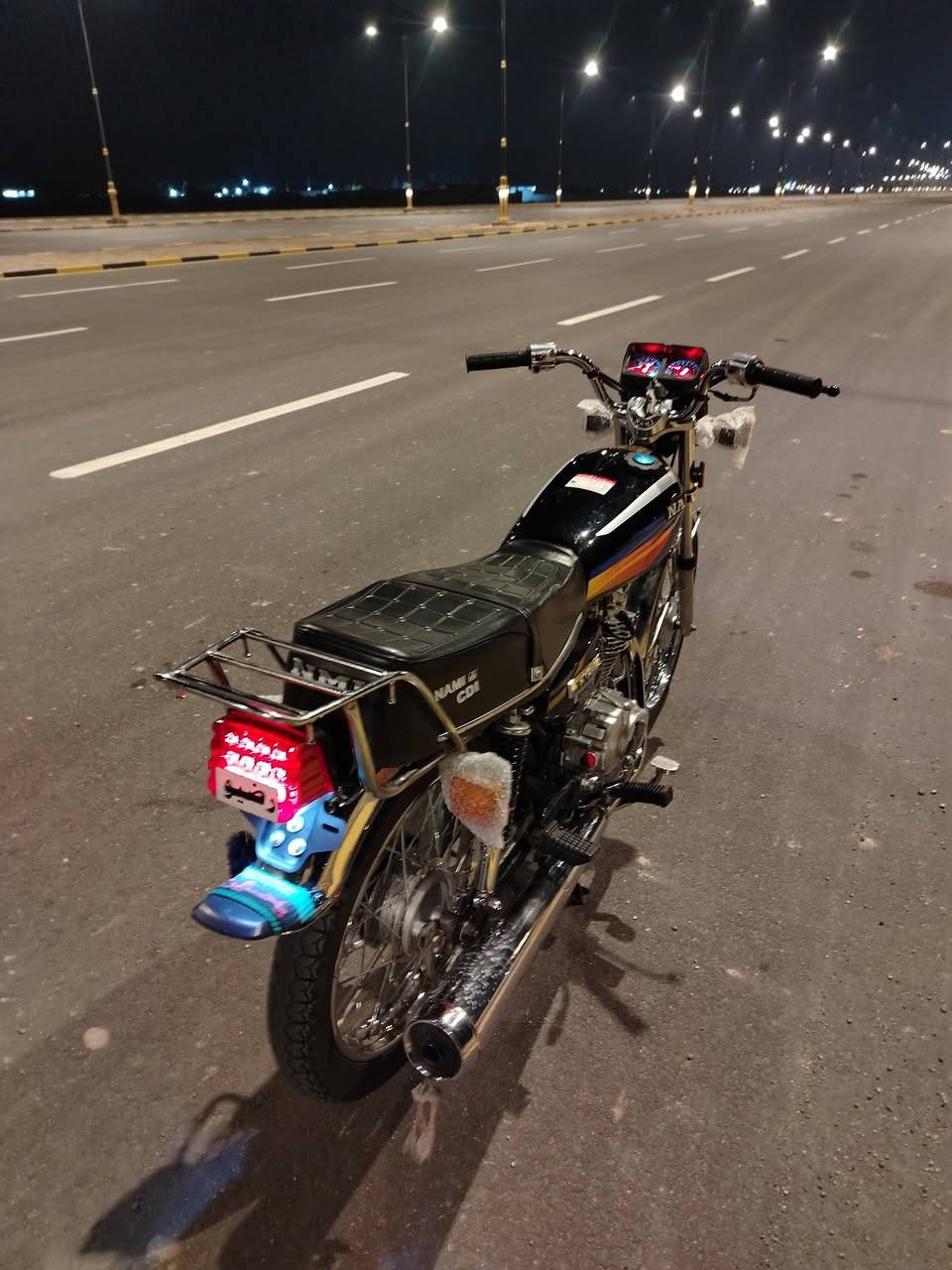 يالله دراجة نامة للبيع بدون اوراق (كلك كلك كلك)  الدراجة خير من الله مامفتوحة بس تفيلس فقط الدراجة شغالة من الطول للطول اسطاب بريك بگ لايت اشاير عينة لايت رون مكينة رون معدل الدراجة تاخذها منا اتزامط بيها كبل حتى الدهن الي اخلي امزويل 20/50 محتفظ بيها دراجة قطعة نادرة السعر والاستفسار خاص


**إذا كنت صاحب هذا الإعلان وتريد حذفه لأي سبب، رجاءا أرسل رسالة إلى الدعم الفني**