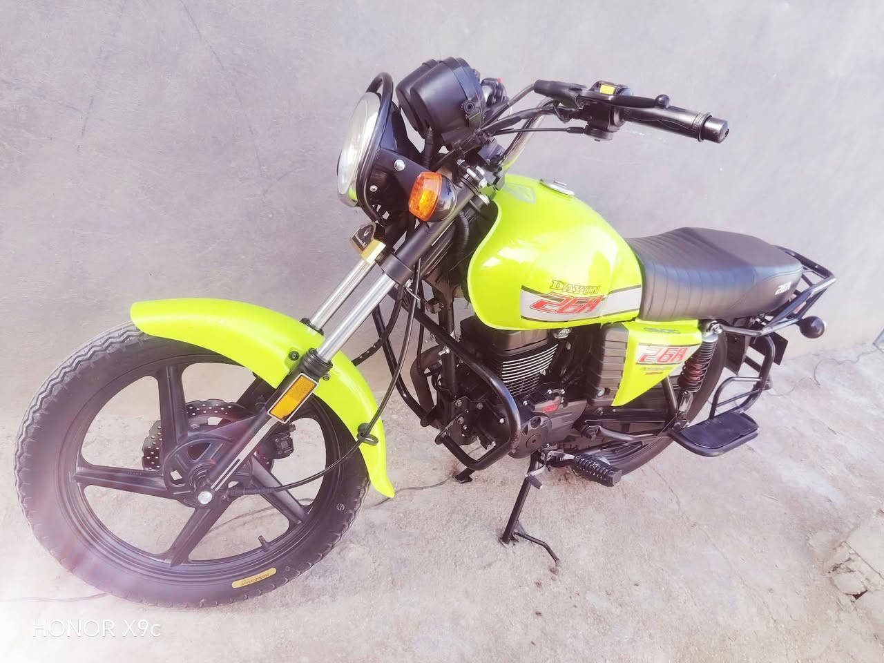 السلام عليكم دايون للبيع موديل 25كفالة عامه بعده بحالت لوكاله شوفت عينك اوراق سكنر 
مكاني الحمزه الغربي شراي بيك خير ودلل تعامل لاتعبني ولاتعبك رجائن ***********
سعر 1450وبيه مجال
