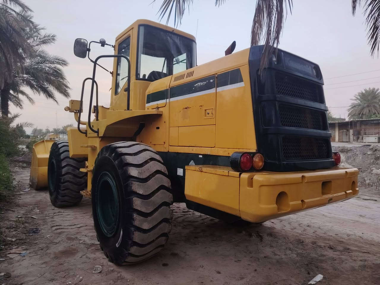 سلام عليكم للبيع شفل كاوسكي حجم 80 وارد ياباني زت  A مكينه أزوزه موديل 2009 مكينه جاهزه للعمل مكاني بابل سعر 6  وبيه مجال رقم الهاتف ***********
