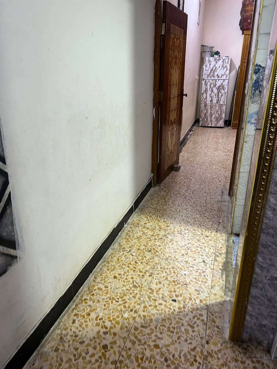 الدار للبيع مساحته ١٠٠متر طابق واحد العنوان بلديات ورا مضيف السواعد والي يريد يعرف اكثر هذا الرقم ***********
