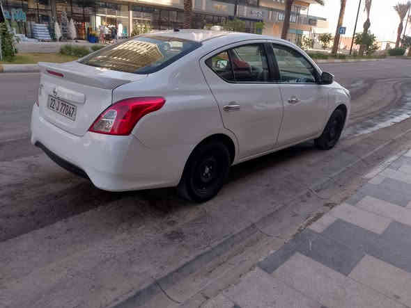 نيسان سني 23 مكفولة من الصبغ والبارد مغلفة كشنات وأرضية أربعة جام كهرباء قطعتين تبريد شاشة وكاميرا خلفية مكان السيارة بغداد حي الجهاد السعر 120 ورقة قفل ***********
