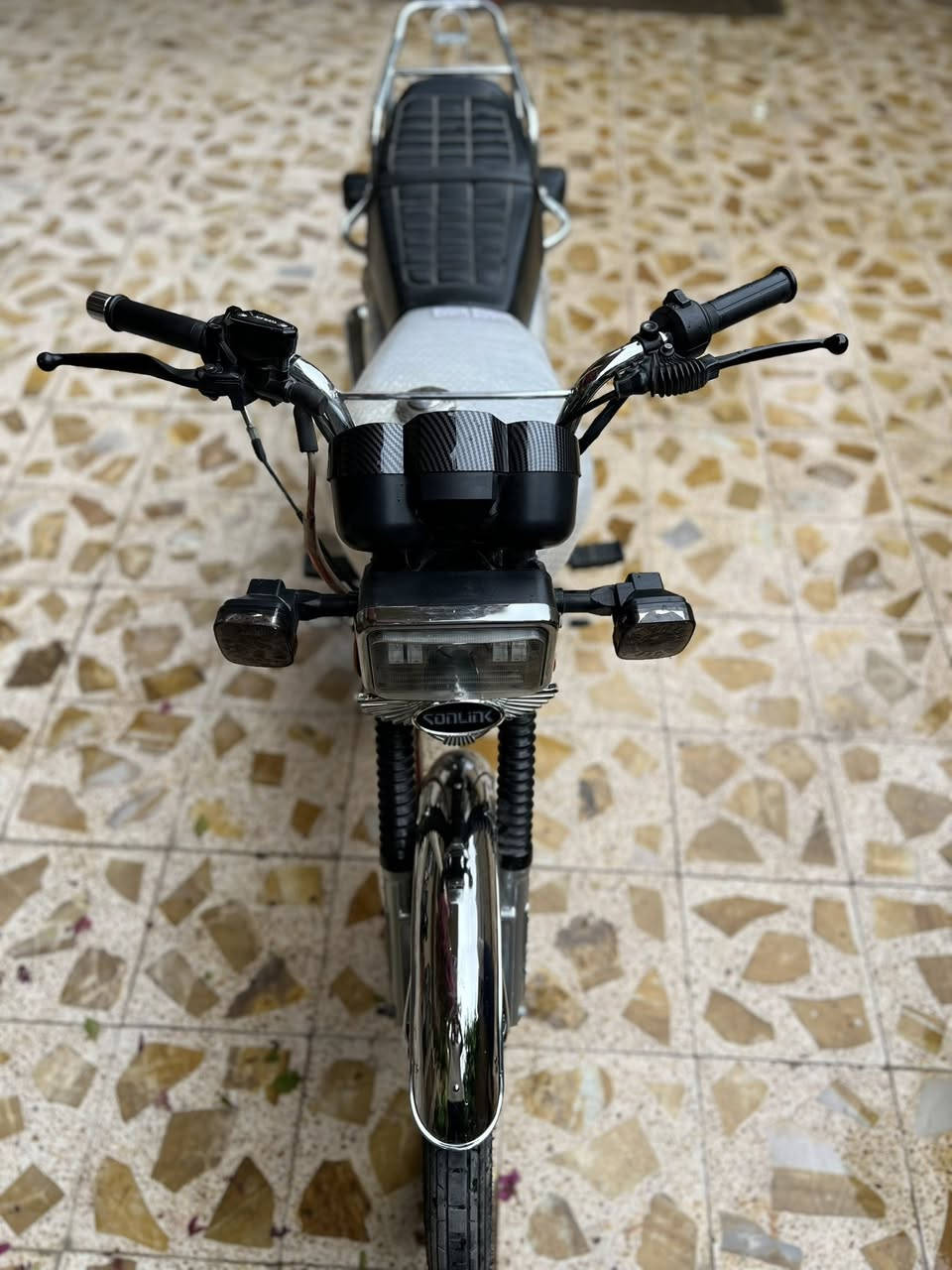 تايكر ٢٥ ماشيه ٣٠٠٠ خير من الله نضافه 💯 بعدها على وضع الوكاله مكفوله كفاله عامه محرك مامفتوح كلها شغاله مابيها نقص  صلنصه كاتم لدراجه اسعمال شخصي سعرها ٧٨٠ وبيها مجال لشراي يخابرني ويدلل عنواني بعقوبه  ***********
