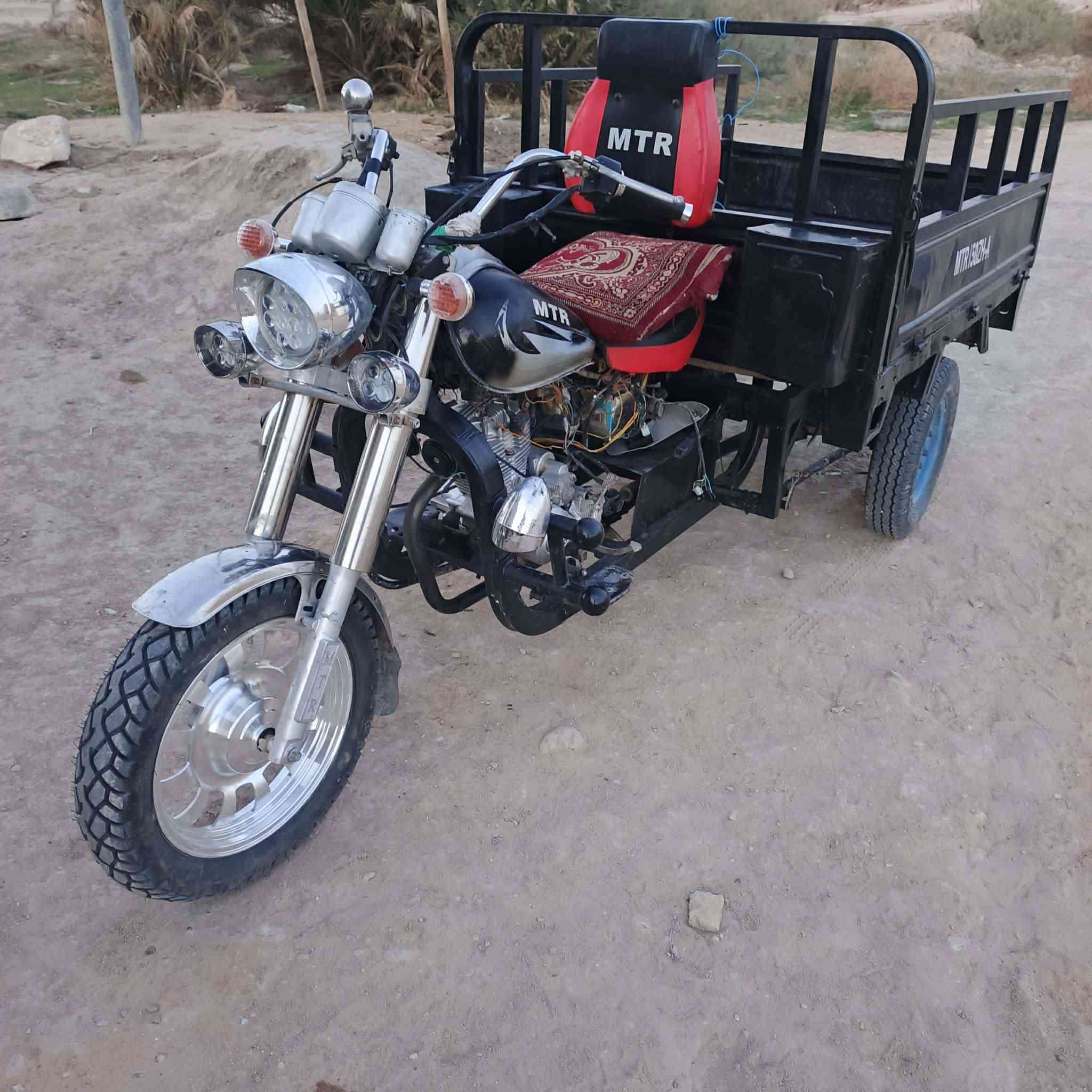 السلام عليكم ستوته موديل 18 اوراق ستوتك نظيفه كهربائيه شغاله نقره سلف ستوته ***********
