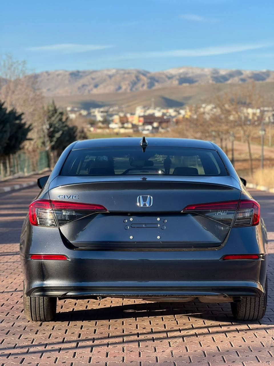 هوندا سيفيك 2023 LX 
السعر ١٣٣$ومجال
ضرر شبر جملغ و بابين صبغ بدون داخلي بدون ايرباك بجم كپض 
شرط تترقيم شمالي 
محرك 2.0L v4
بضمه 
تشغيل عند بعد
شاشه 
كاميره
حساس
تحديد سرعة
تحكم سكان 
مكان سيارة عقره 
اتضل واتساب ***********☎️
