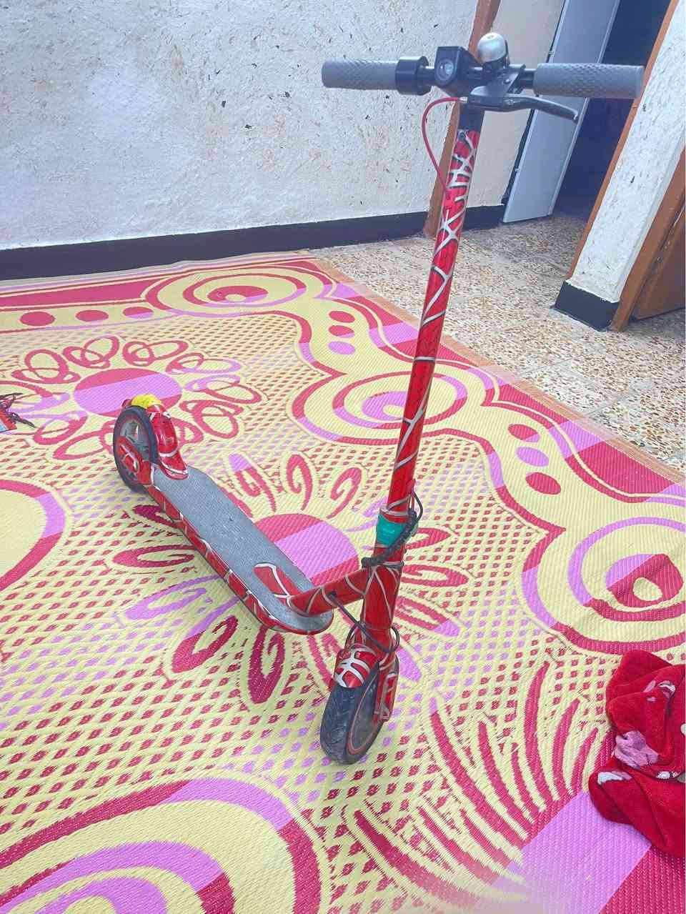 سكوتر للبيع مستعمل نضيف ؏ شحن وشاحنته اوياه 
لشراي تواصل ؏ الرقم ***********
مستعجل علي البصرة, العراق
