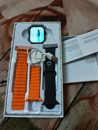 ساعه ذكيه • جديد • مع شاحن